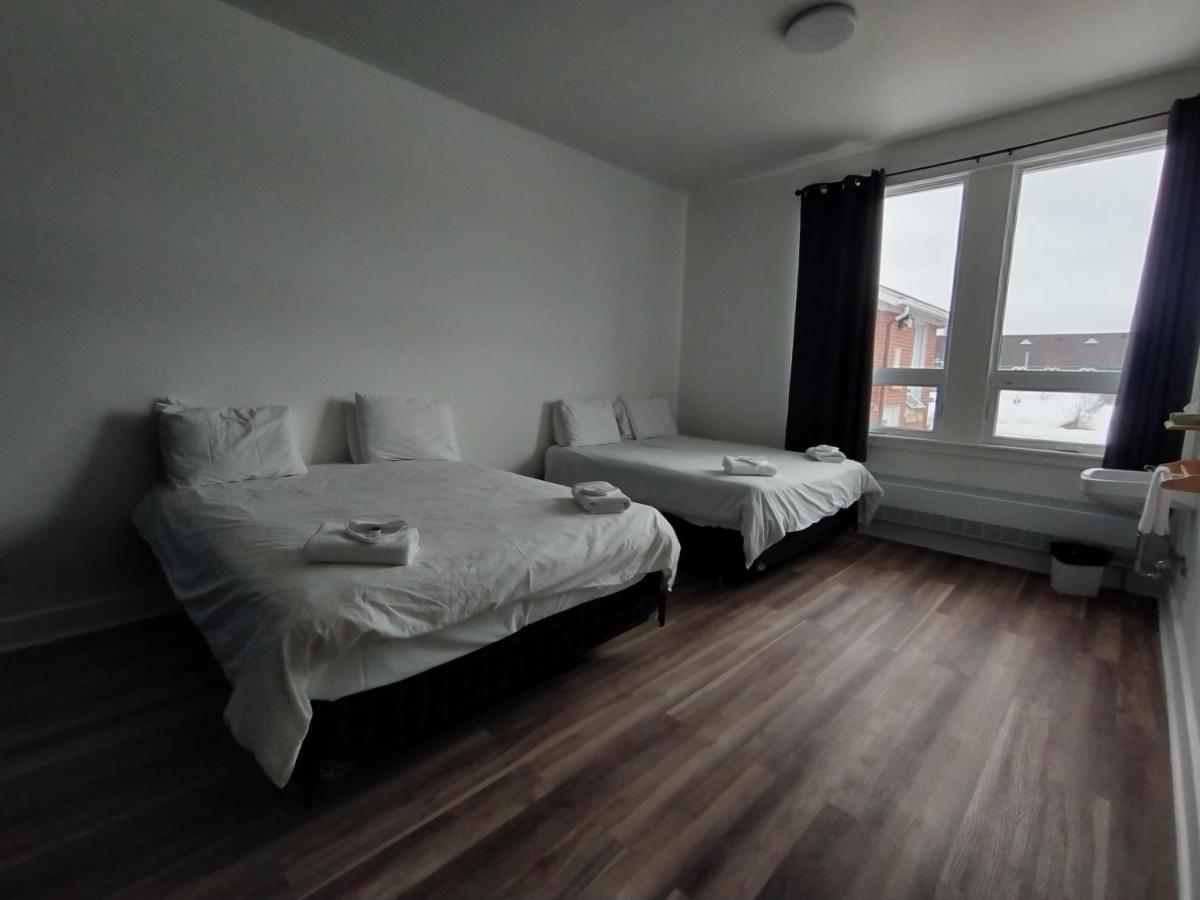 Auberge La Petite Ecole De Forillon Gaspé Zimmer foto